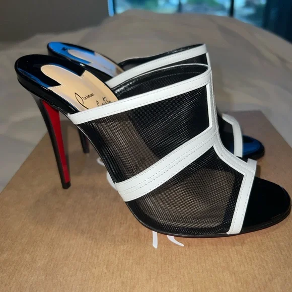 Cb heels new never worn - Picture 3 of 5